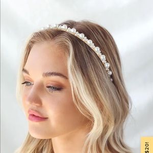 Lulu’s Total opulence gold pearl headband